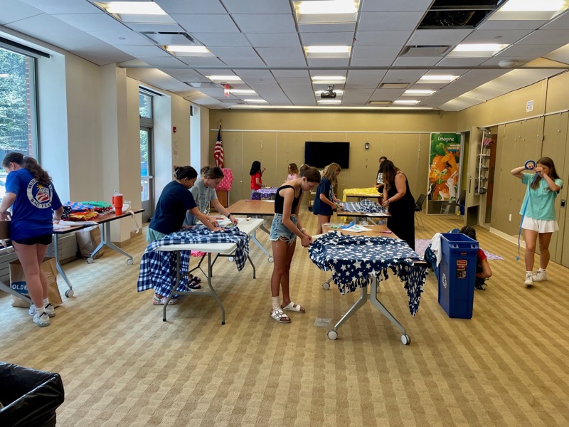 Ramsey Blanket Corps volunteers at a community blanket drive
